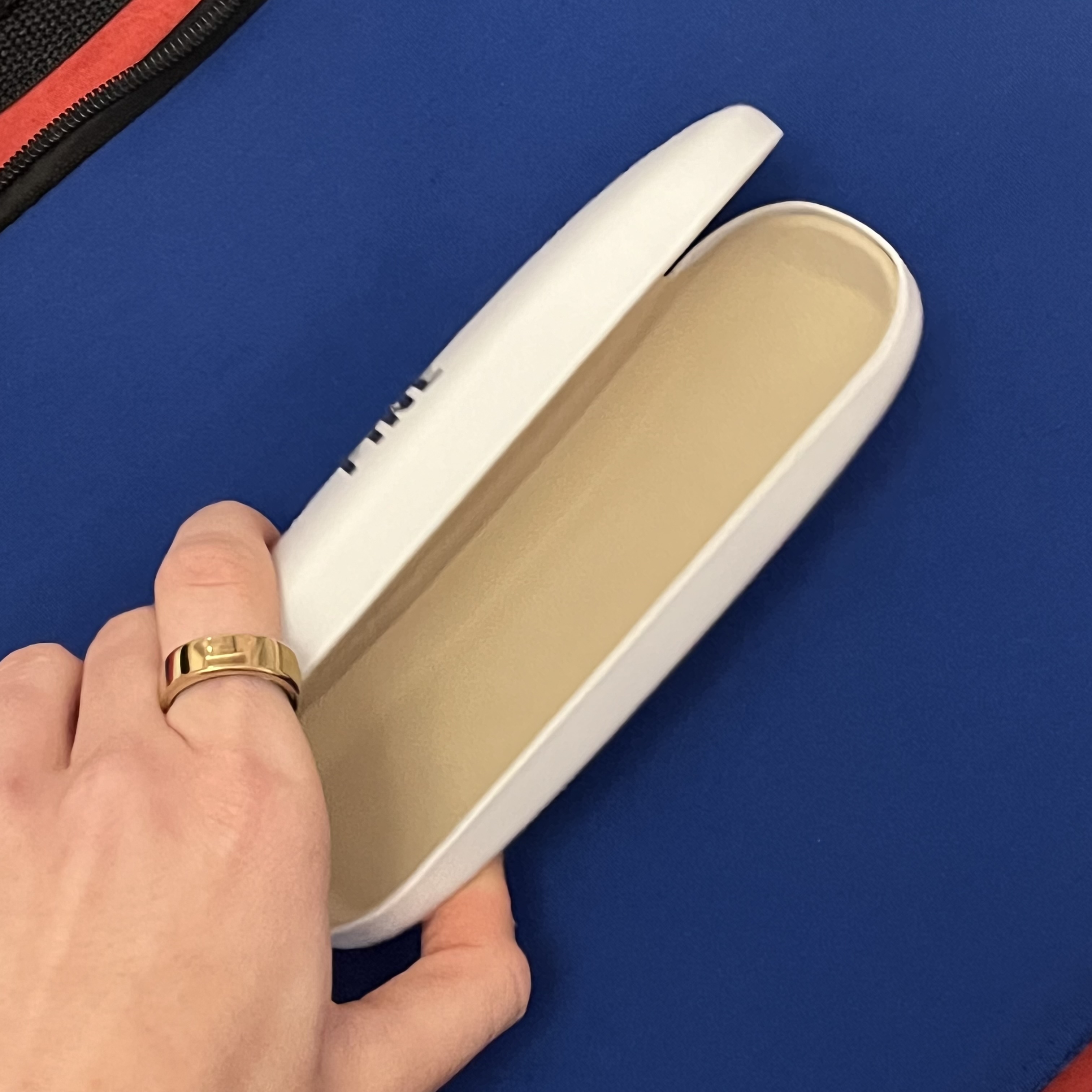 The sound of opening and closes my glasses case